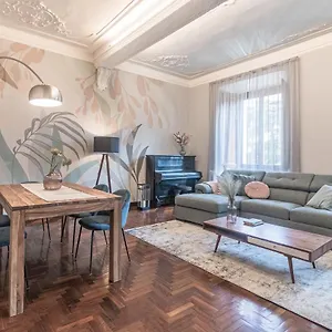 5 Min Historic Center Luxury White Lotus Mansion Apartment Como